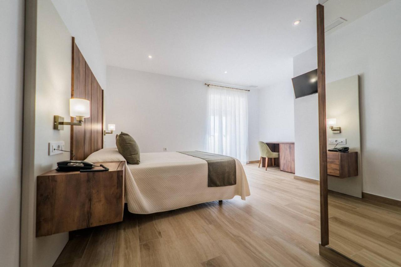 Hotel Rural La Teja Сегура-де-Леон Экстерьер фото