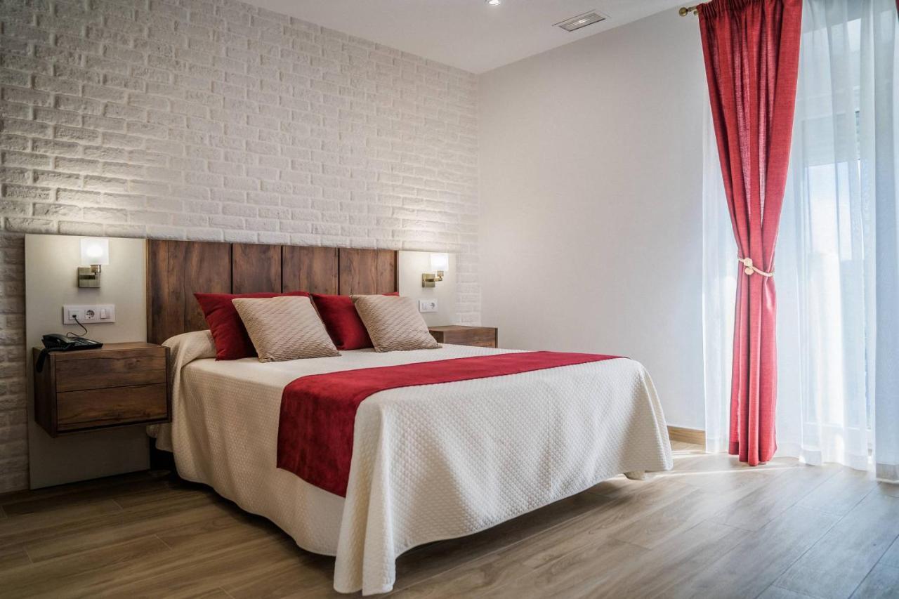 Hotel Rural La Teja Сегура-де-Леон Экстерьер фото