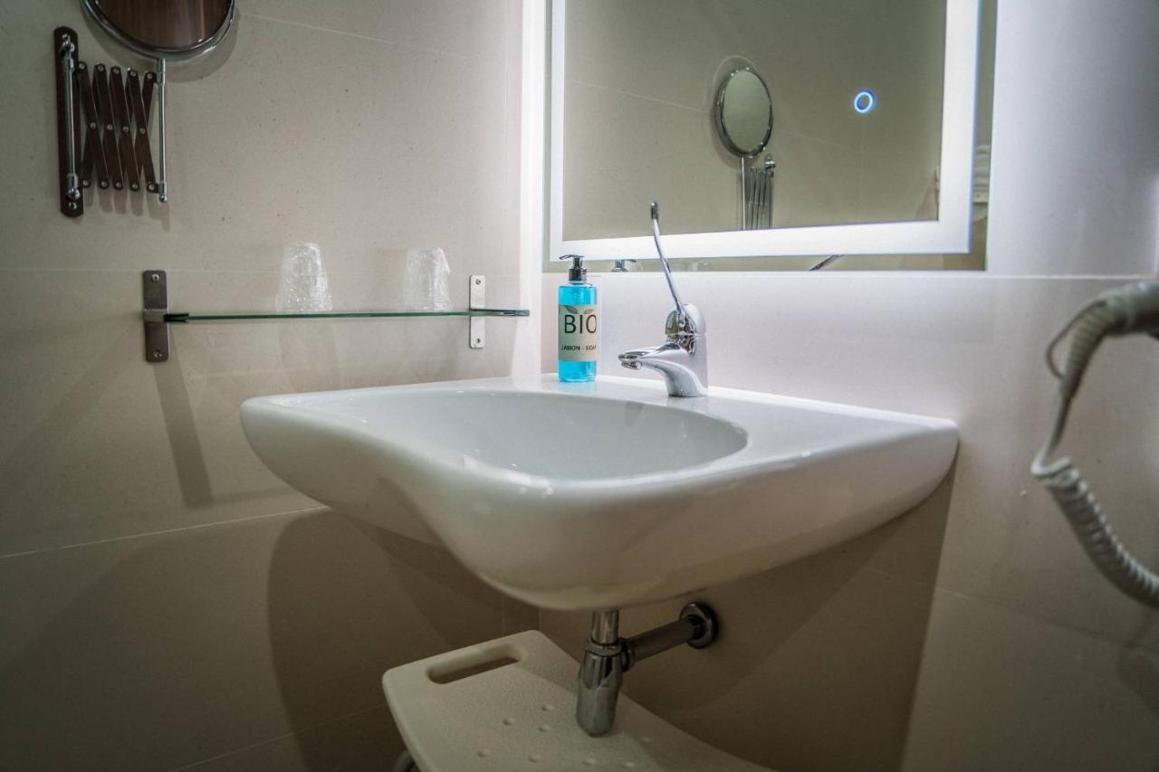 Hotel Rural La Teja Сегура-де-Леон Экстерьер фото